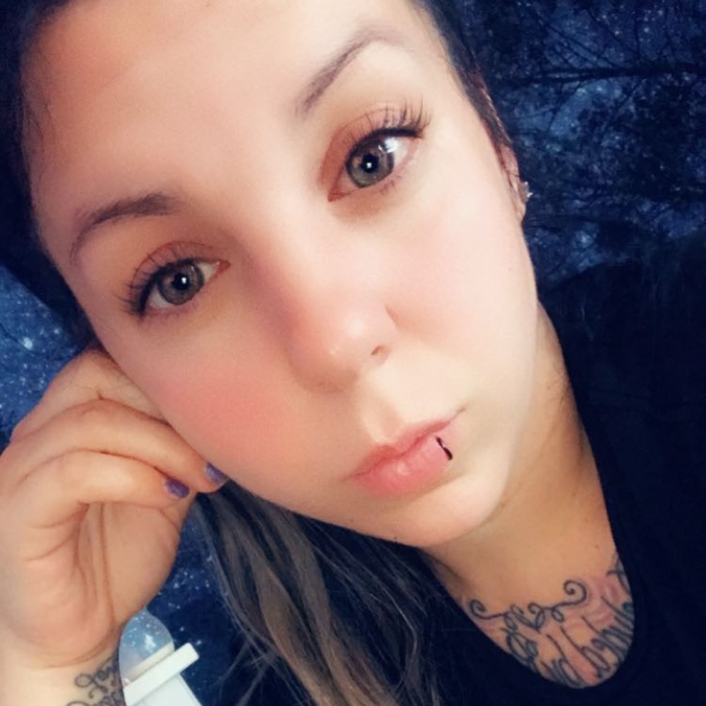 Meet your posher, Hannah